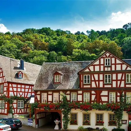Landgasthof Zum Weissen Schwanen Hotel 4*