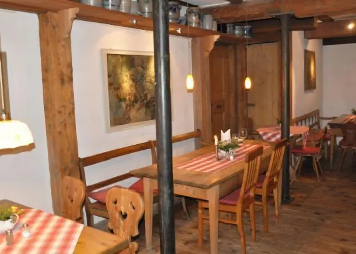 Landgasthof Zum Weissen Schwanen ブラウバッハ